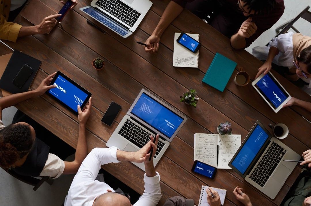 Come farsi trovare dalle AI: GEO, AIO e SEO per il B2B